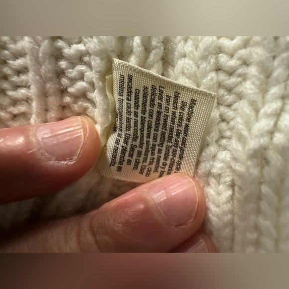 St. John’s Bay Women’s Large Cream Sweater - Picture 2 of 6